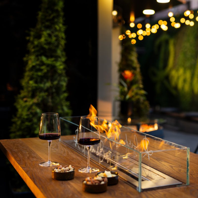 R Garden & Bar